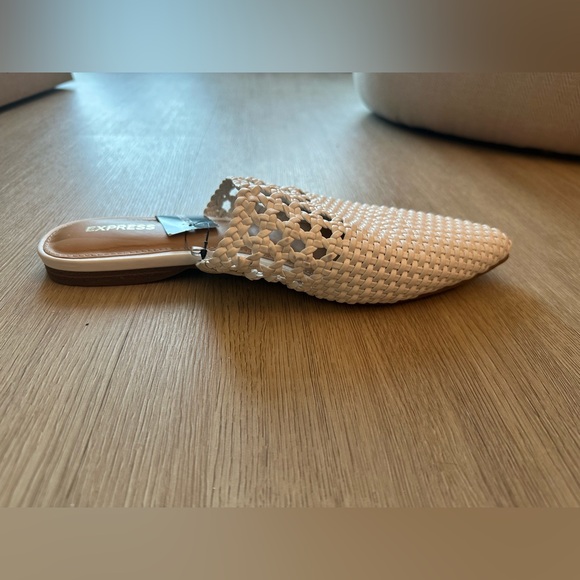 NWT Express Mules | Women’s Size 9 | White | Work Shoes - Picture 9 of 11